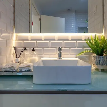 Urbana Homes By Sweet Apartament *